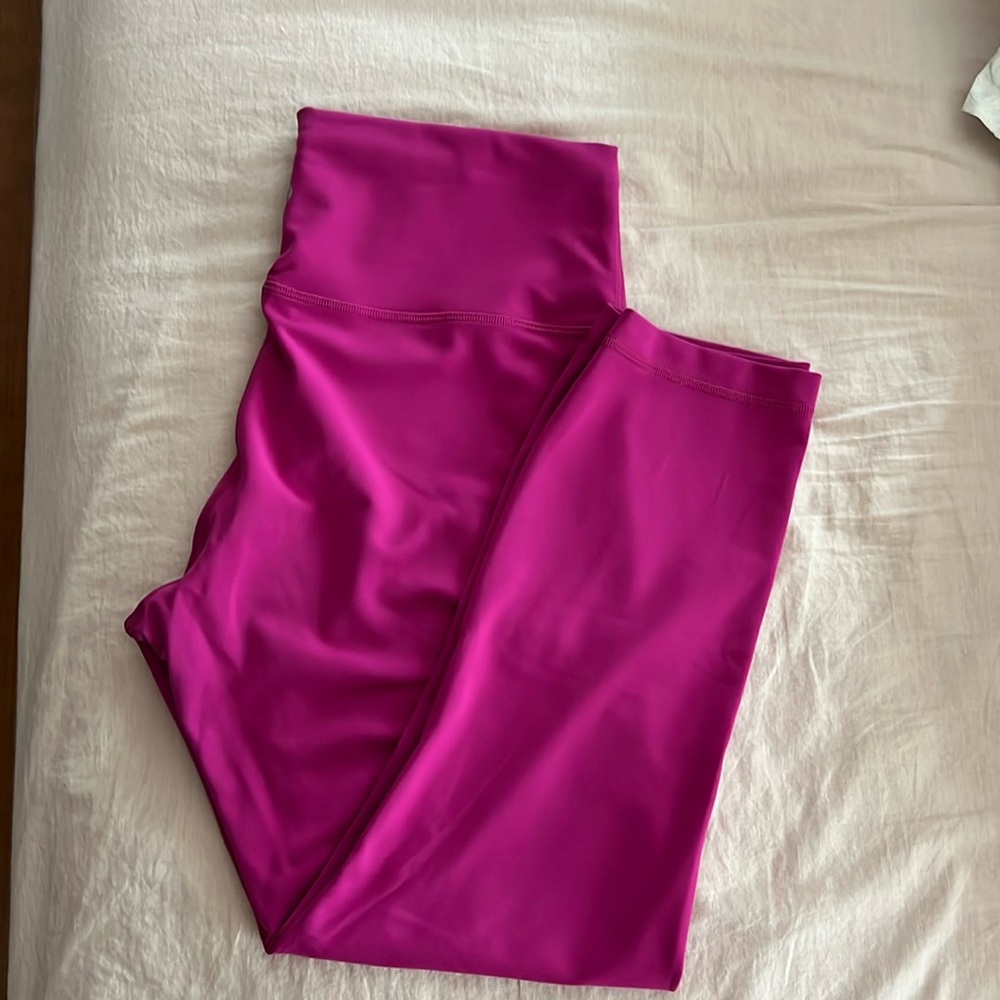 Lululemon Wunder train crop 23” size 12